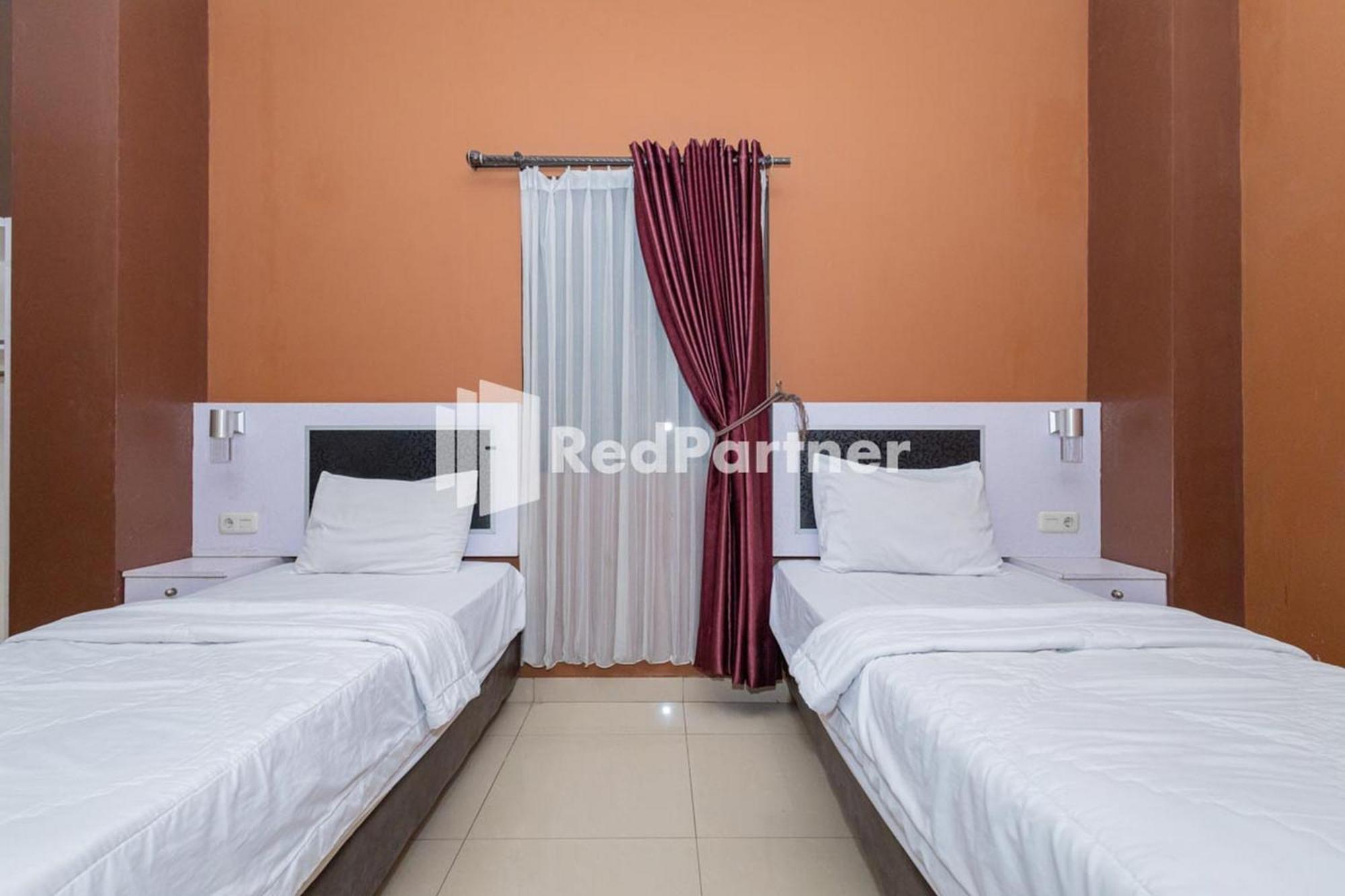 Star Hotel Jaksa Mitra Reddoorz Dżakarta Zewnętrze zdjęcie