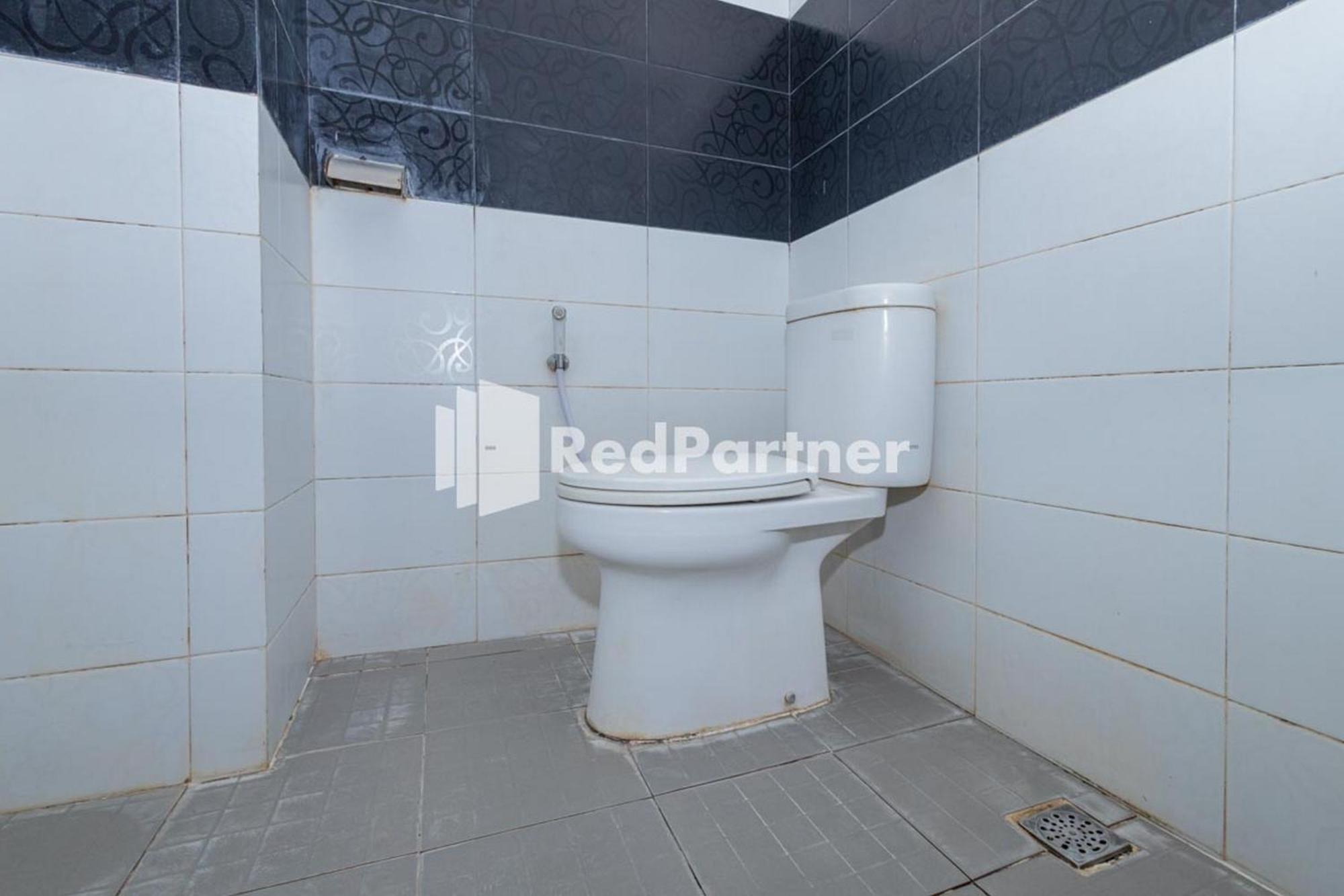 Star Hotel Jaksa Mitra Reddoorz Dżakarta Zewnętrze zdjęcie
