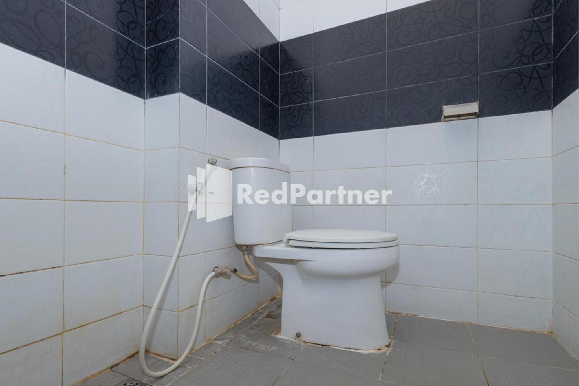 Star Hotel Jaksa Mitra Reddoorz Dżakarta Zewnętrze zdjęcie